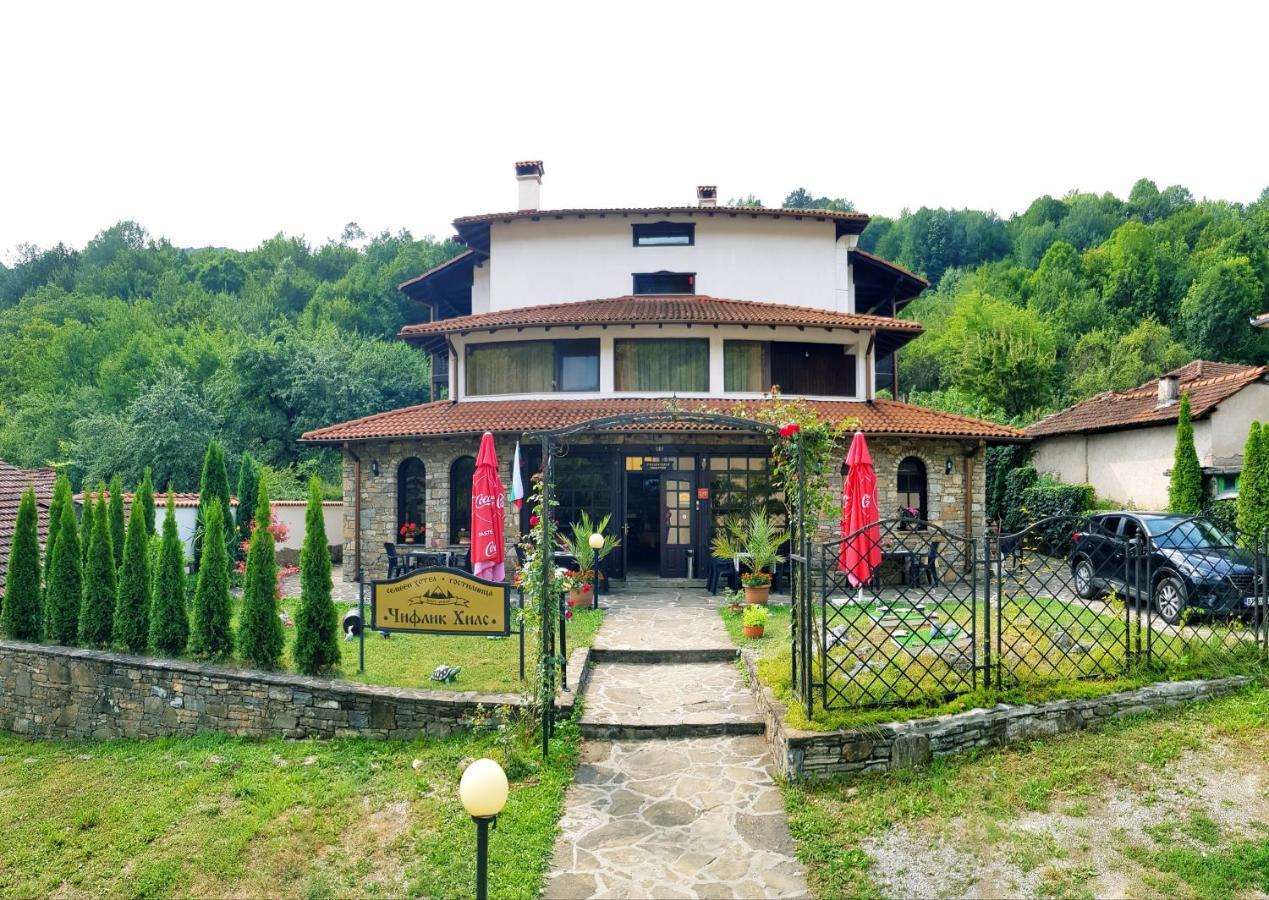 Family Hotel Chiflik Hills Kültér fotó