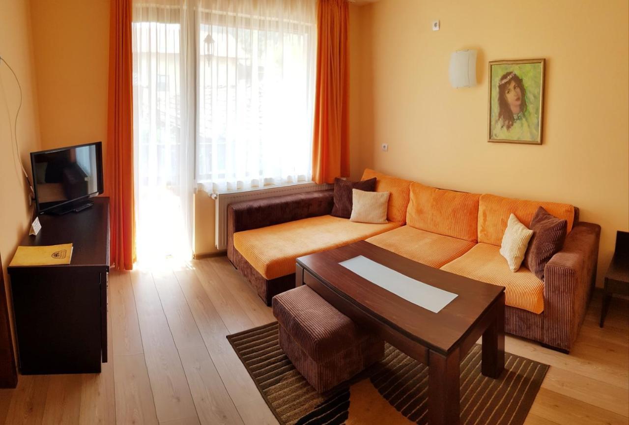 Family Hotel Chiflik Hills Kültér fotó