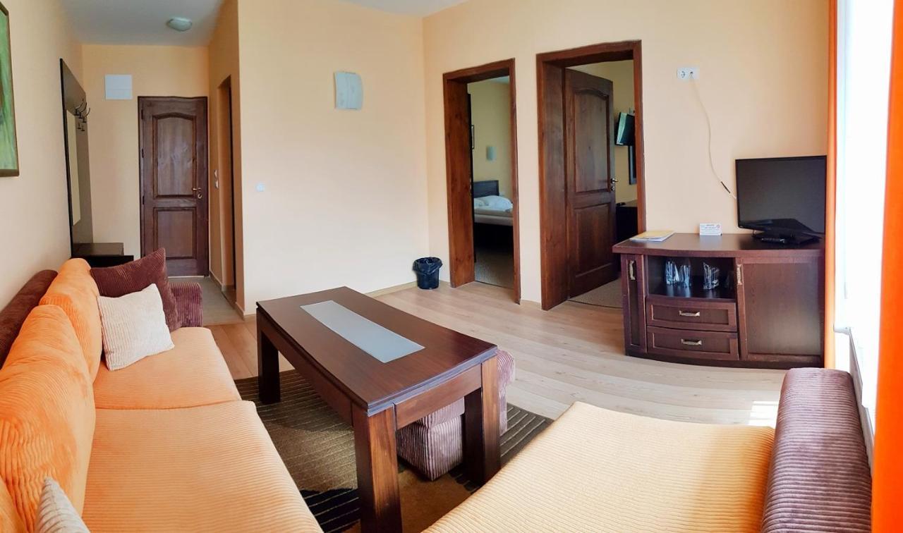 Family Hotel Chiflik Hills Kültér fotó
