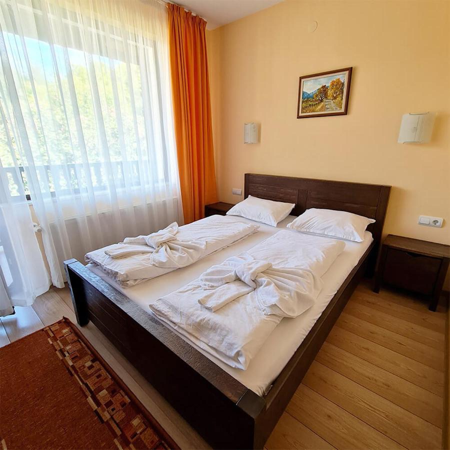 Family Hotel Chiflik Hills Kültér fotó