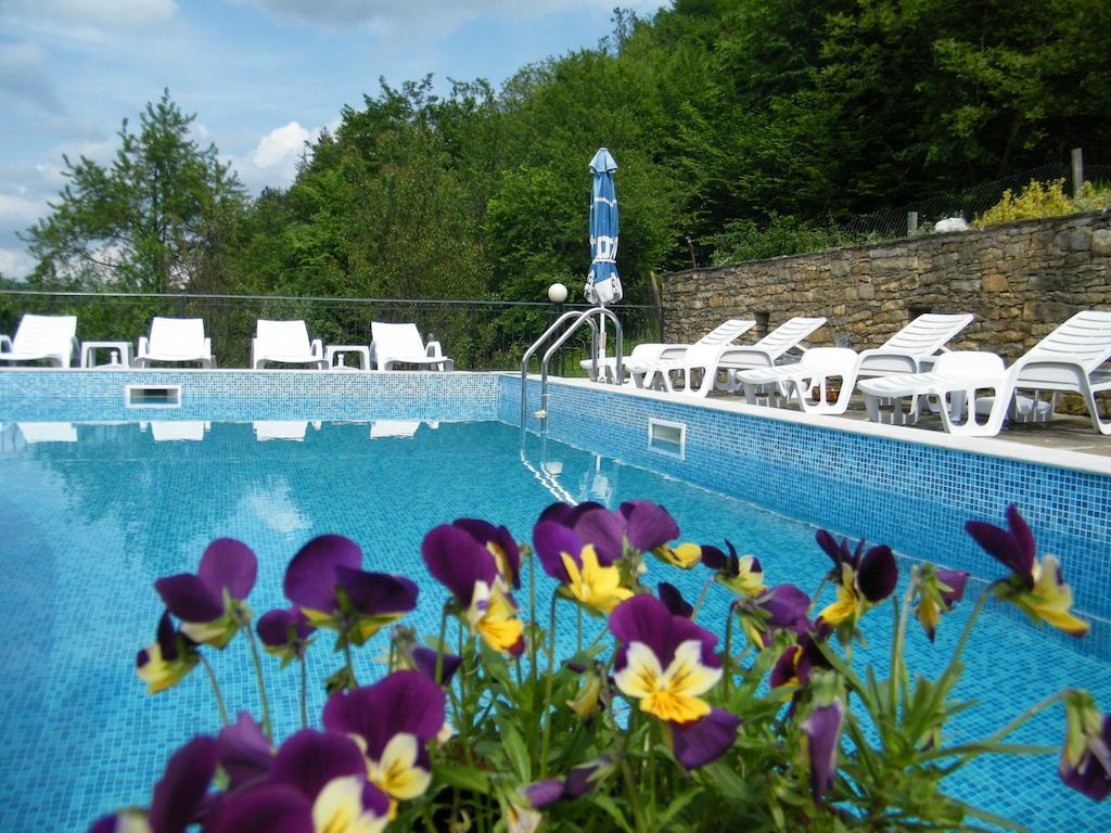 Family Hotel Chiflik Hills Kültér fotó